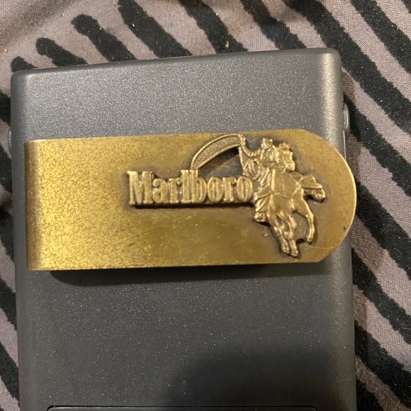 Vintage Marlboro money clip new old stock - Picture 2 of 3